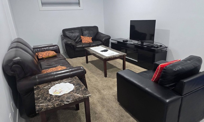 Northeast Edmonton Apartment | CY Becker Drive 2023 Luxury Home Edmonton AB