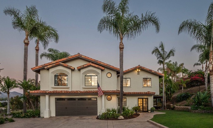 Vista House | Cypress Retreat with Hot Tub