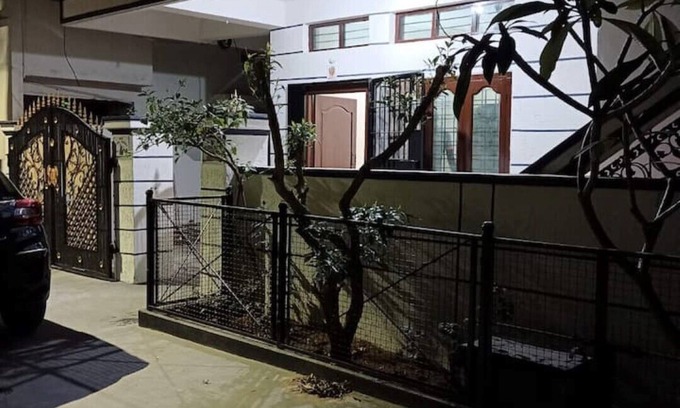 Hyderabad House | D1 Spacious & peaceful 2 bed house with parking