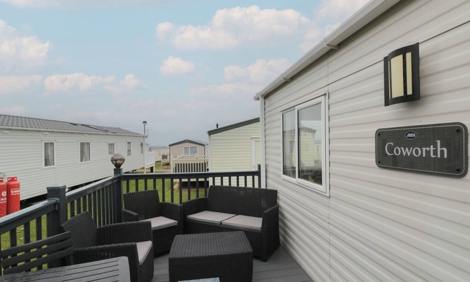 Reighton Cottage | D43 SILVERWOOD, pet friendly, with a garden in Filey