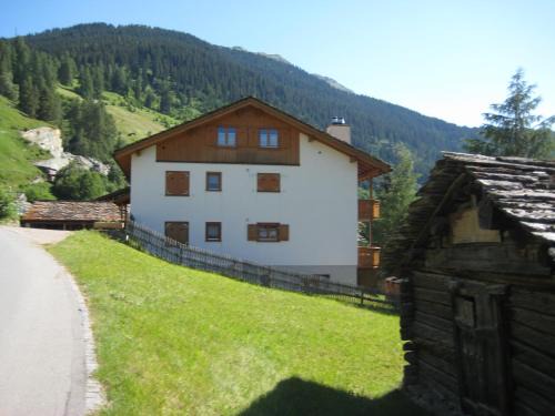 Vals Apartment | Dachwohnung Unterem Hoereli