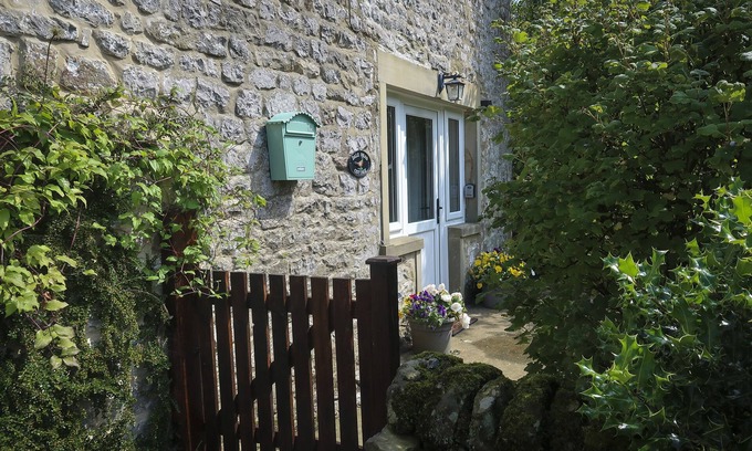 Buckden Cottage | DALE HEAD COTTAGE, family friendly, with open fire in Buckden