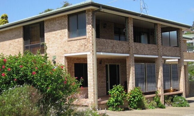 Dalmeny House | Dalmeny Shores 3 Bedroom 2 Storey House