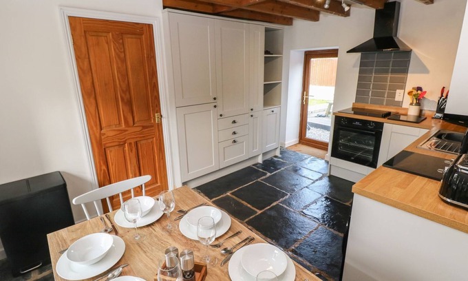 Llansaint Cottage | Dalton Cottage