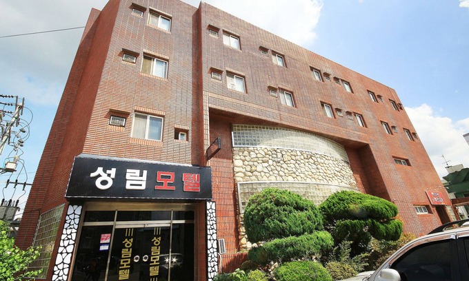Hyanggyo Hotel | Damyang Seongrim