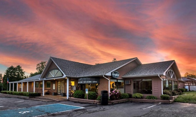 Beresford Hotel | Dannys Hotel Suites; SureStay Collection by Best Western