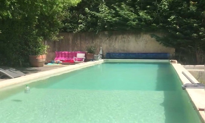 Valreas Villa | Dans UN Coin DE Verdure Avec Bassin DE Baignade