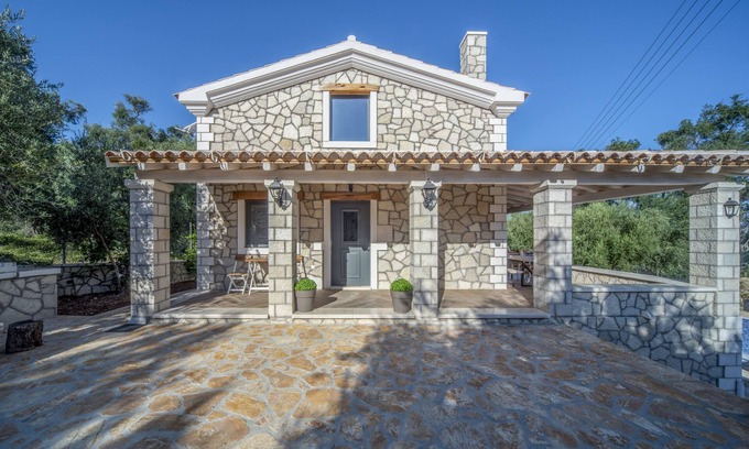 Termenades Villa | Daphne's Villa Three