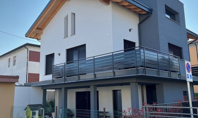 Dalmine House | Darcellas House - Three bedroom apartment in A4 with Modern Design and strategic location!