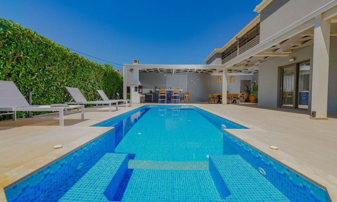 Tsilivi Villa | Dareia-Ground Floor 2 bedroom Suite with Heated Private Pool