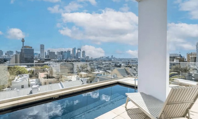 Darlinghurst Apartment | Darlinghurst - DH707 Victoria Street - 1BR with Iconic Harbour Views Balcony in Top of the Town Potts Point