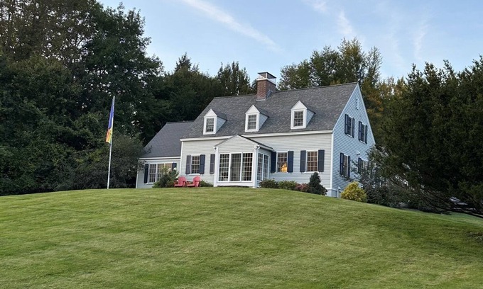 Hanover House | Dartmouth Parent's Weekend/Homecoming/Graduation Home