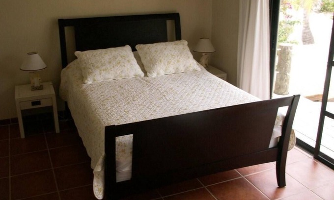 Whitby House | DATAI.YOUR "HOME" IN WHITBY, NORTH CAICOS