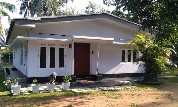 Hettimulla House | Daulana Home - Entire Home in Bentota