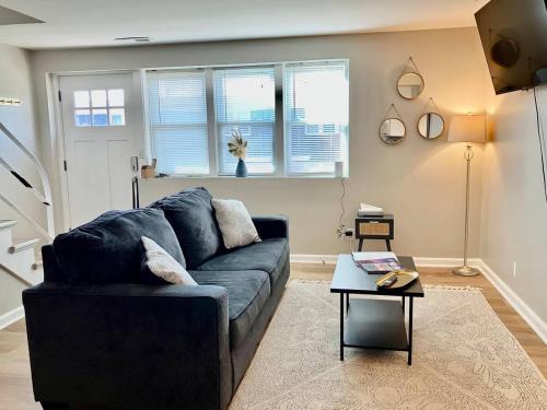 Joslyn Castle Apartment | Davenport Dwellings-Two Bedroom Close to UNMC