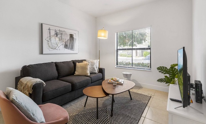 Davie Apartment | Davie | Gorgeous 3BD/2.5BA Apartment