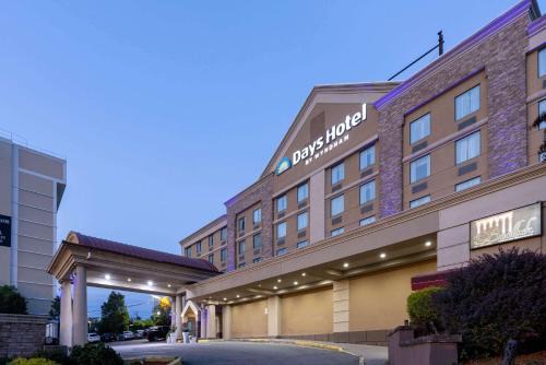 North Bergen Hotel | Days Hotel by Wyndham North Bergen