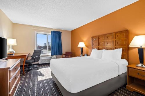 Black River Falls Hotel | Days Inn by Wyndham Black River Falls - Access to ATV Trail
