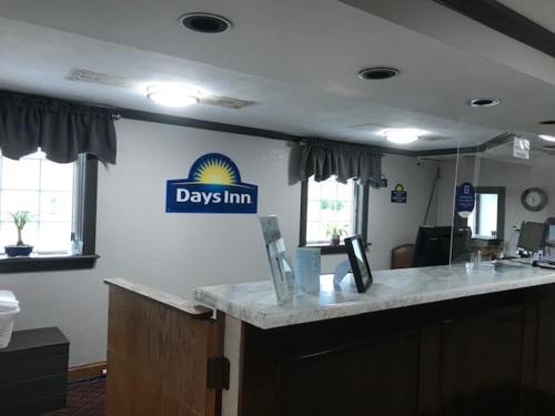 Amherst Hotel | Days Inn by Wyndham Amherst