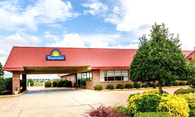 Batesville Hotel | Days Inn by Wyndham Batesville