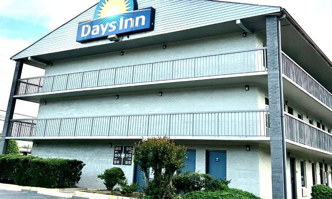Paw Creek Hotel | Days Inn by Wyndham Charlotte Northlake