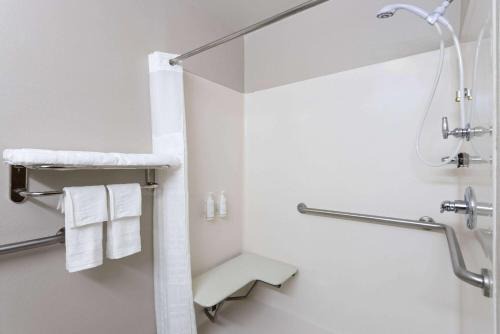 Greater Belhaven Hotel | Days Inn by Wyndham Jackson Downtown