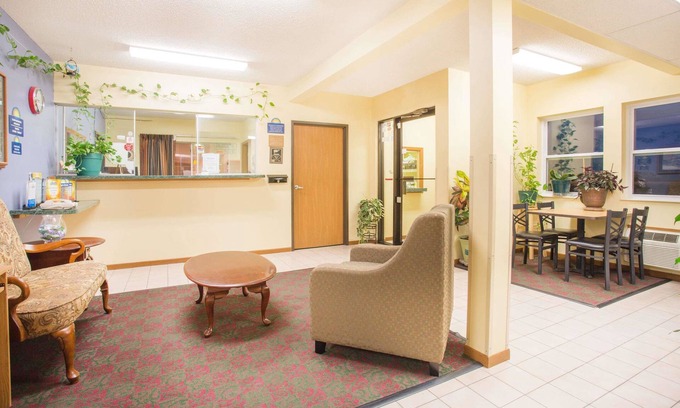Lexington Hotel | Days Inn by Wyndham Lexington NE