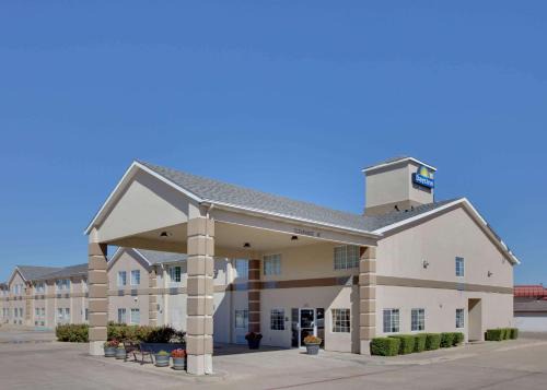 Mesquite Hotel | Days Inn by Wyndham Mesquite Rodeo TX