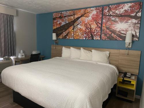 Warrensburg Hotel | Days Inn by Wyndham Warrensburg