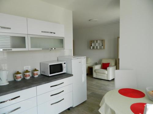 Gruz Apartment | DB1 & DB2