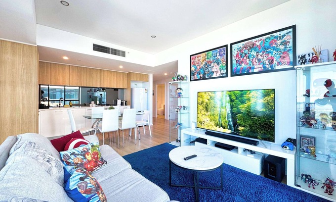 Adelaide Central Business District Apartment | DC vs Marvel Theme ft Arcade Machine - Pool - Gym - BBQ - Sauna - Steam Room