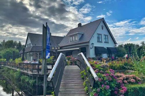 Giethoorn Hotel | De Dames Van De Jonge Hotel Restaurant