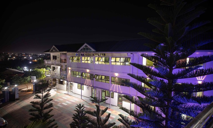 Tarkwa Hotel | De-Kings Hotel
