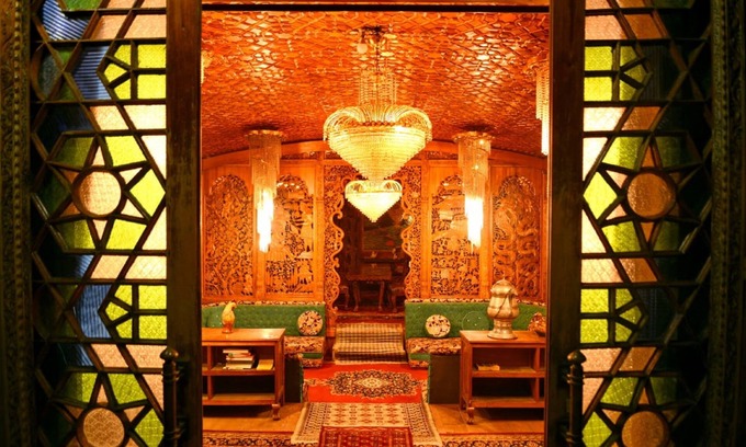Nishat-Shalimar Hotel | De-Laila Houseboats