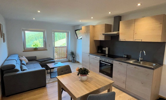 Neukirchen Beim Heiligen Blut Apartment | Dachgeschoss Ferienwohnung für 2 Personen