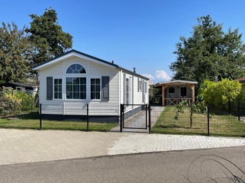 Sint-Annaland Resort | De Roos chalet 174