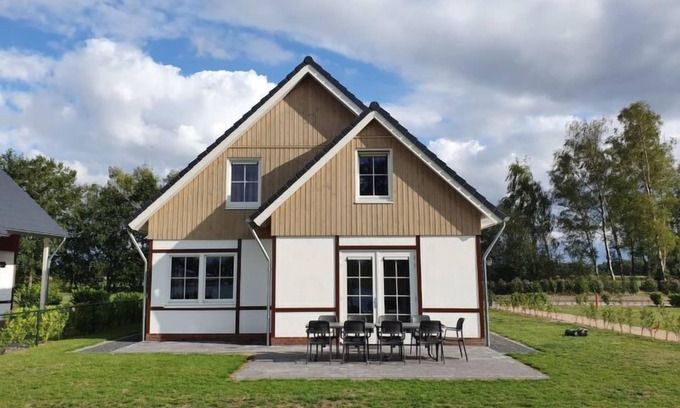 Susteren House | Dealenbroeck 14 by Interhome