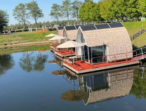 Drimmelen Cabin | deBieslodge