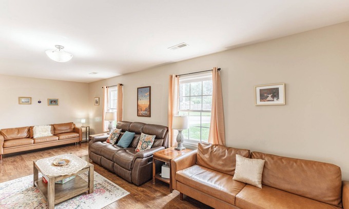 Decatur House | Decatur 4 bedroom 2 bath fenced yard less chemicals