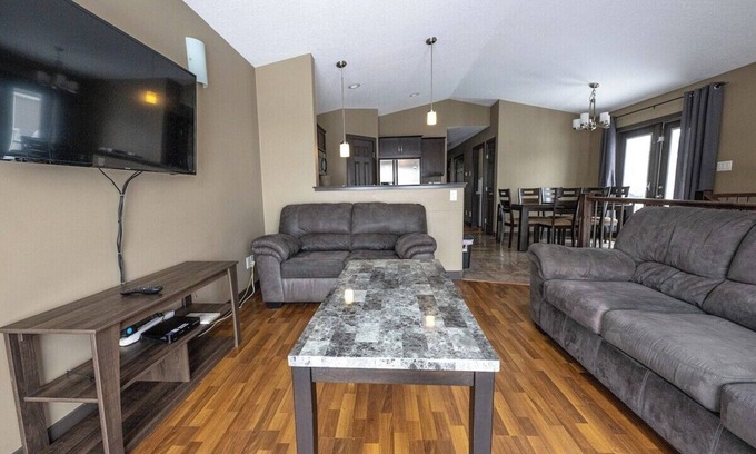 Grande Prairie House | Deck & BBQ/Great Location/3 beds/1 Bath