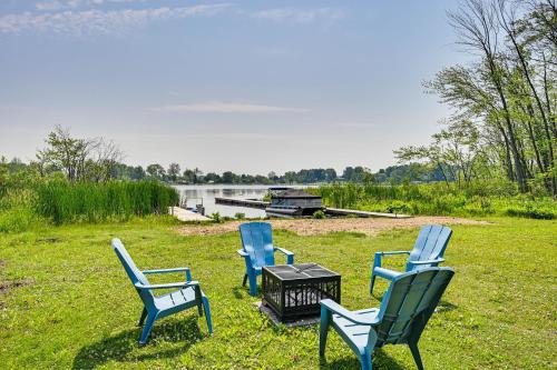 Hartford House | Deck, Dock and Hot Tub Lakeside Retreat in Michigan
