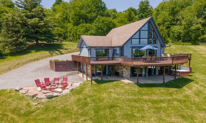 Paradise Point House | Deep Creek Hideaway w/Pool Table & Fire Pit