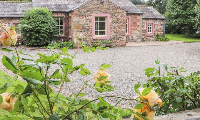 Welton Cottage | DEEPDALE COTTAGE, family friendly, with open fire in Dalston