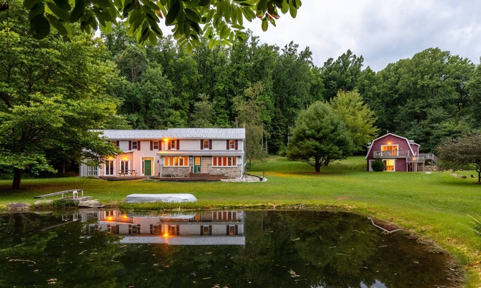 Orrtanna House | Deerwood Estates ~ 2 Homes, Sleeps 24, Perfect for Families, POND