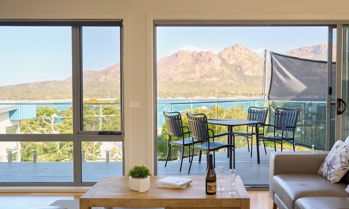 Coles Bay House | Deja Blue 2 - Freycinet