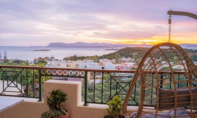 Makrys Tichos Apartment | Deja Blue Chania