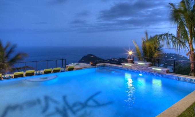 Rendezvous & Ditleff Villa | Deja View - 20% off remaining April/May dates 2025