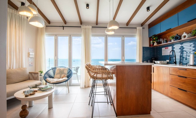 Pedernales House | Del Mare At Buye Beach Rooftop