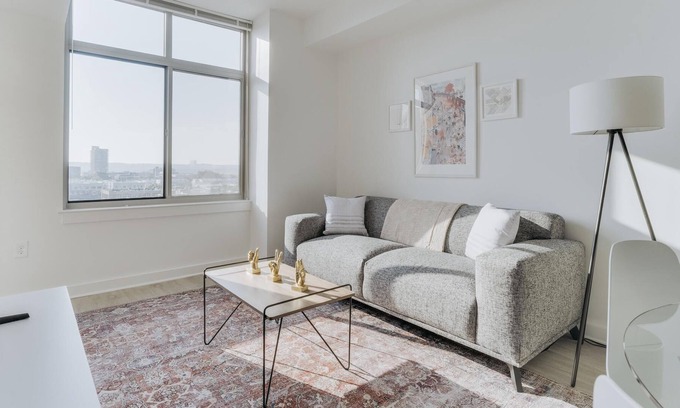 Old Town West Apartment | Delightful 1BR in Alexandria, Pool + Parking
