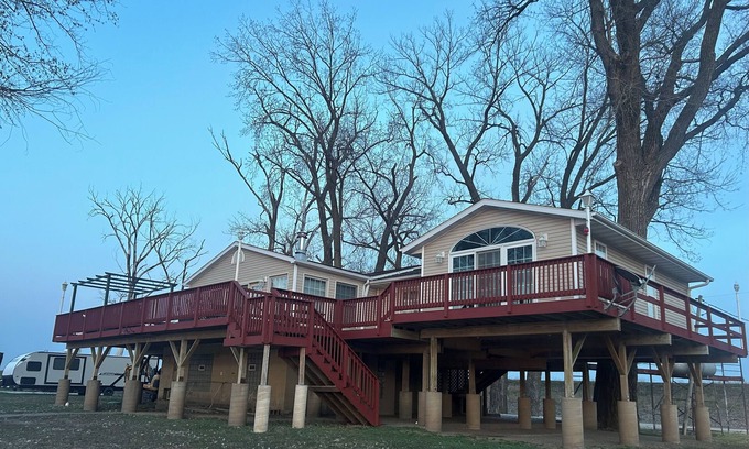 Gulf Port Cabin | Delightful 3-bedroom cabin with AC in Carman